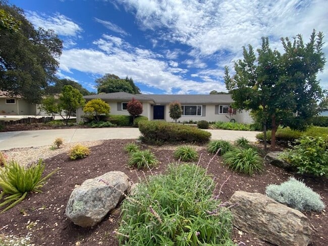 Building Photo - 11755 Tam O'Shanter Dr