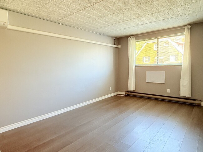 Photo - 360 Tecumseh Rd W Unité 103