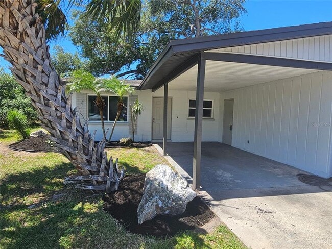 Photo - 4118 59th St W