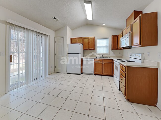 Photo - 185 Charlotte Ct