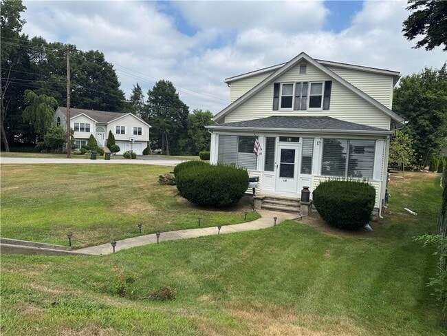 Photo - 83 Farnum Pike