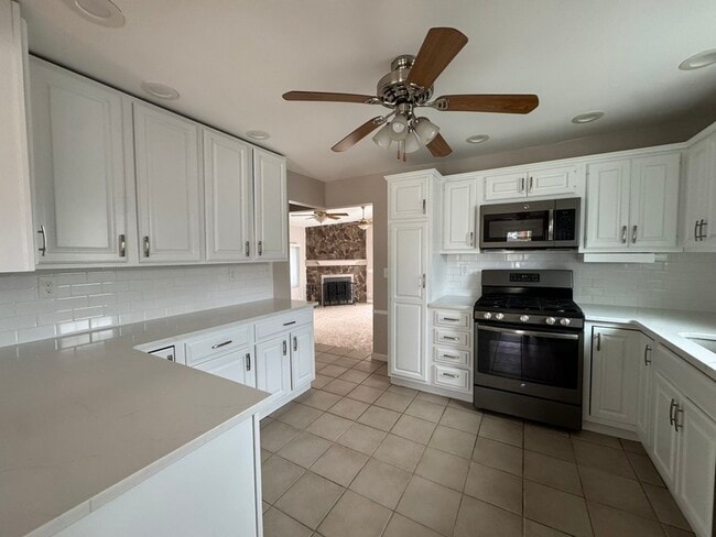 Photo - 1864 Pinetree Dr