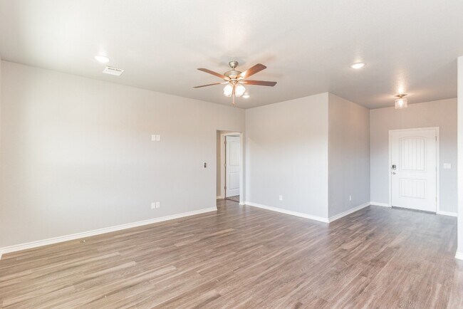 Photo - 117 Mike Warner Dr