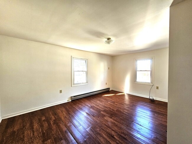 106 E East St
