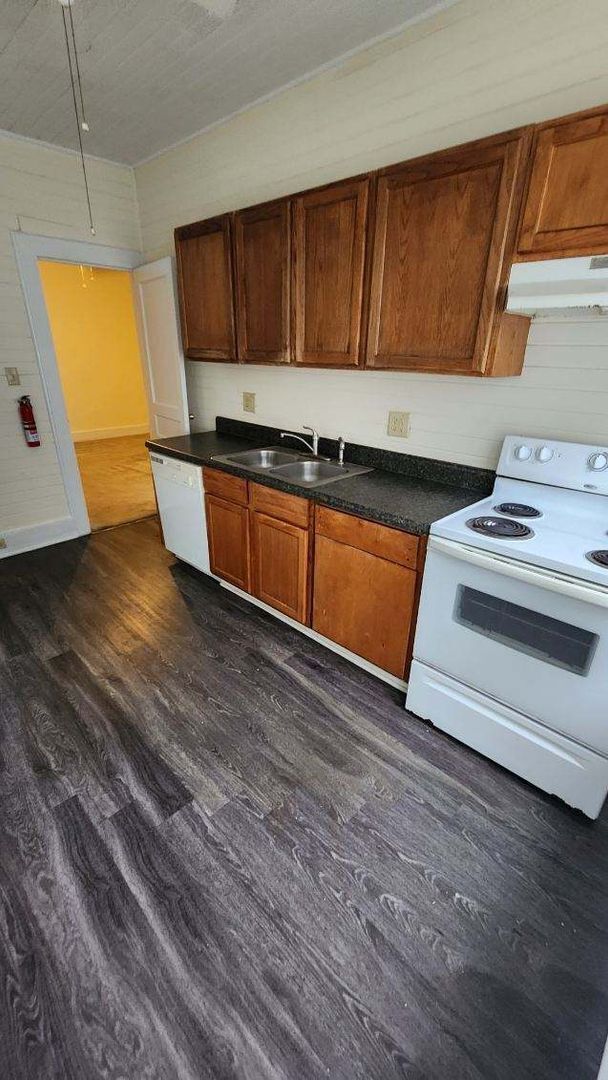 Photo - 1 Bedroom Apartment near Lake Olmstead