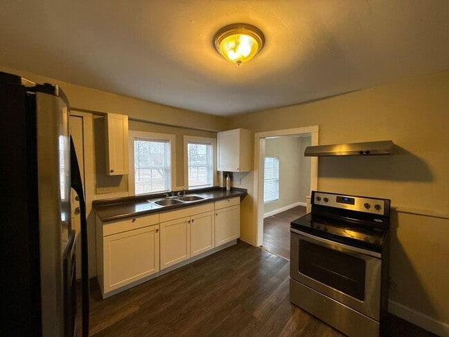 Photo - Duplex - Salisbury