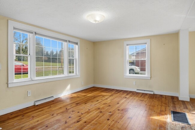 Photo - MOVE IN WITH A SECURITY DEPOSIT ALTERNATIVE FROM OBLIGO (for qualified applicants).