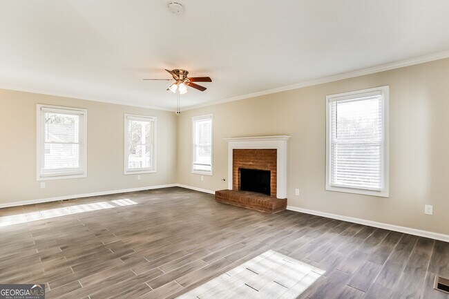 Photo - 3100 Rome Ct SW