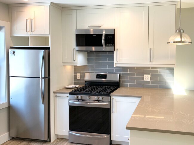 Photo - 99-07 Ascan Ave