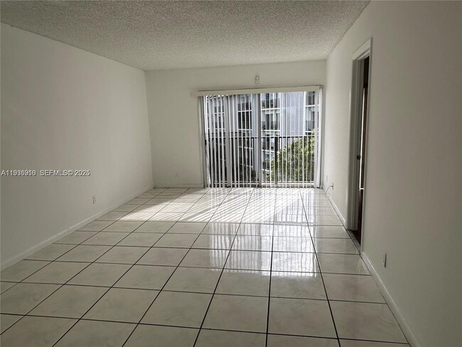 Photo - 8620 N Sherman Cir Unit 408