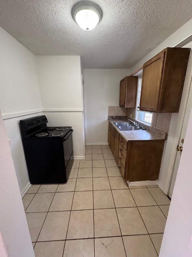 Photo - "Charming Studio Retreat with Full Bath in the Heart of Wichita!"