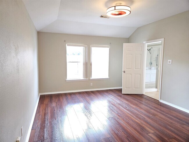 Photo - 2427 Colonial Springs Ln