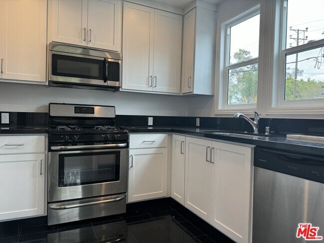 Photo - 5861 Whitworth Dr