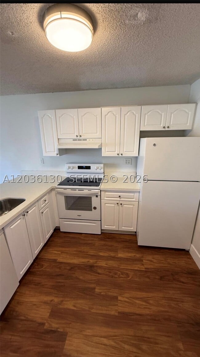 Building Photo - 9781 Nob Hill Ct Unit .
