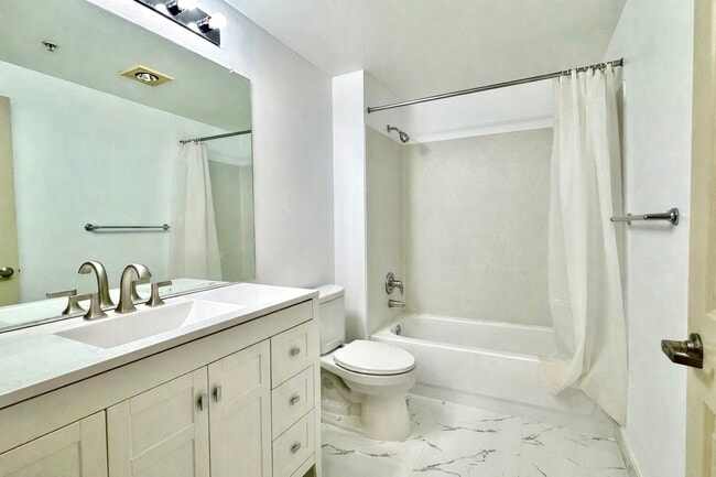 Photo - 111 108th Ave NE Unidad 411