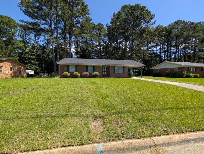 Building Photo - 3 Bedroom, 1.5 Bath Home with HVAC & Fence...