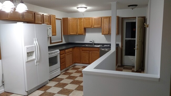 Photo - 1005 21st St S