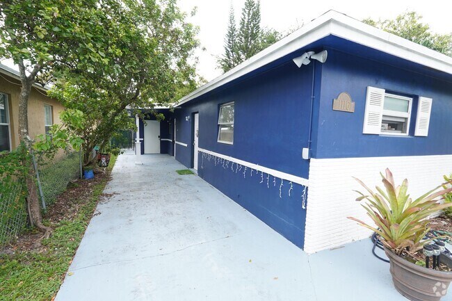 Building Photo - 1116 NW 5th Ave Unit 2 Rental
