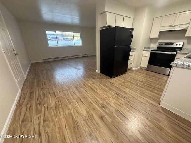 Photo - 441 N Flower St