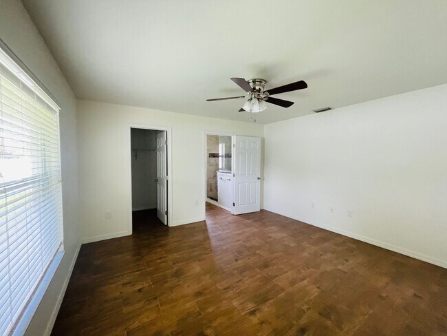 Photo - *UPDATED NORTH PORT 3/2/2 HOME*