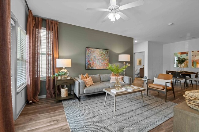 Photo - Pringle Square