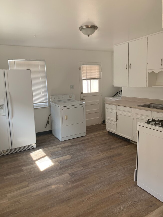 Photo - 1769 Clinton St