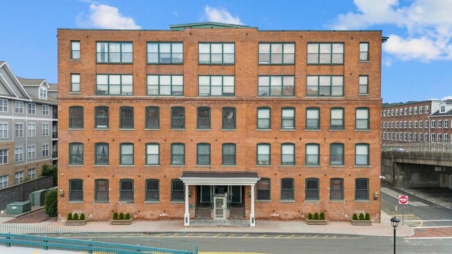Building Photo - 145 Canal St E Unit 314 Rental