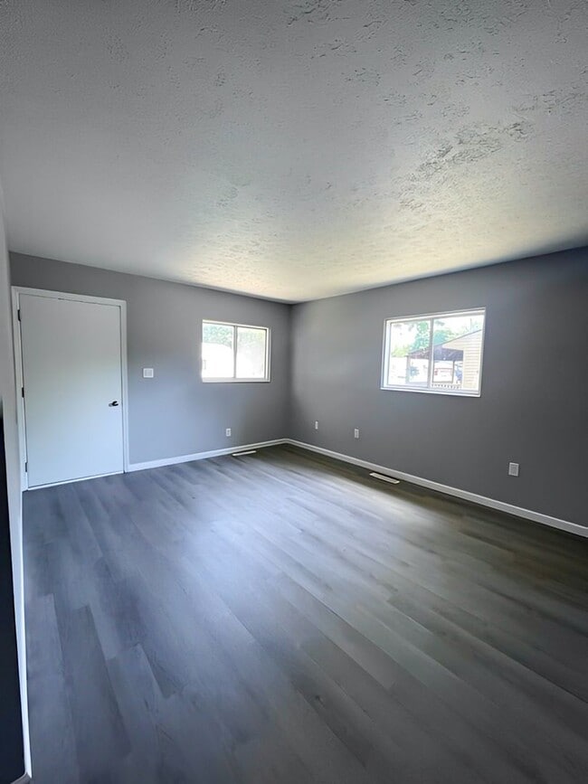 Photo - Charming 3-Bedroom Single-Family with New ...