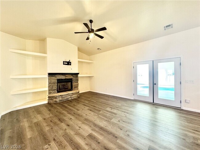 Photo - 5420 N Blagg Rd