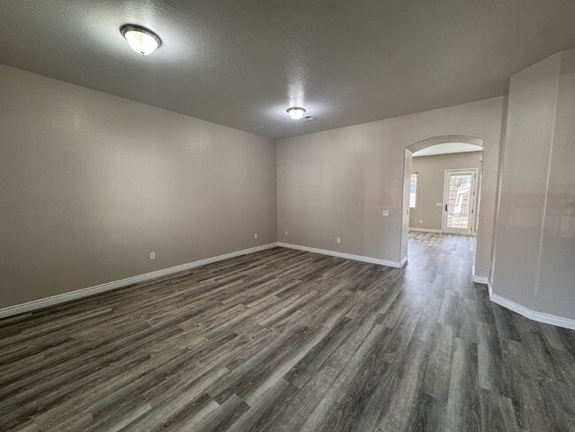 Photo - 821 W Saguaro Ln