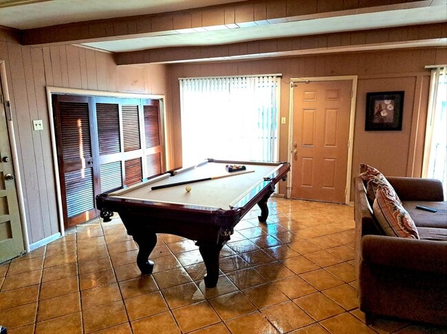 Photo - 1351 Janis Dr