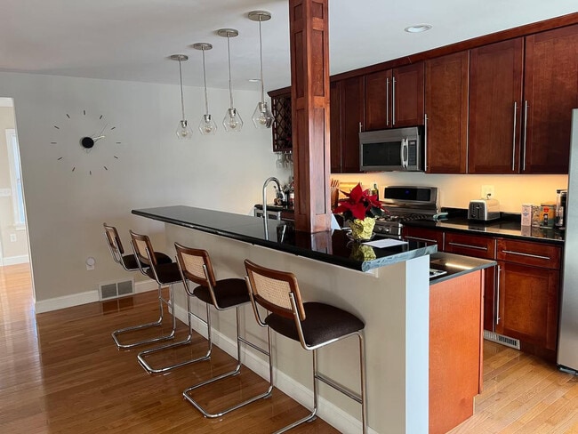 Photo - 99 W Circular St Unidad ID1388803P