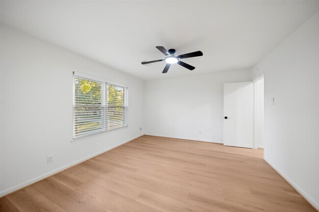 Photo - 9654 Westview Dr Unidad 9