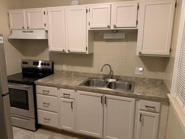 Kitchen - 17130 Munich St