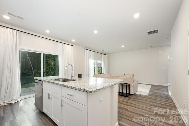 Photo - 1108 Harland St