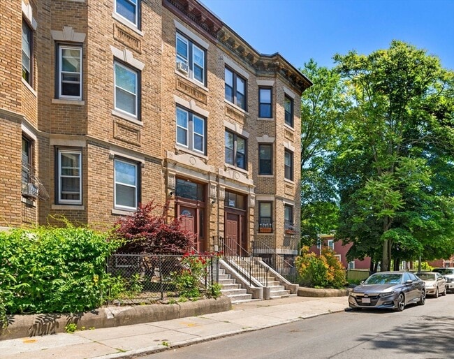 Building Photo - 56 Clifford St Unit 2 Rental
