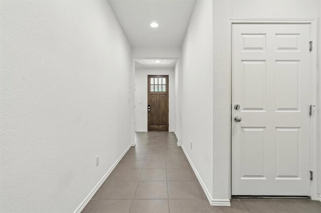 Photo - 533 Sweetwood Ln