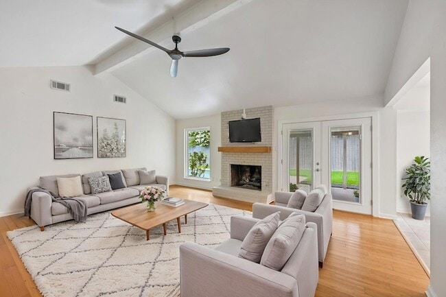Photo - 2717 Charlesworth Dr