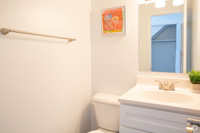 2HAB, 1.5BA - 944 ft² - Aseo - Newport Crossing Townhomes