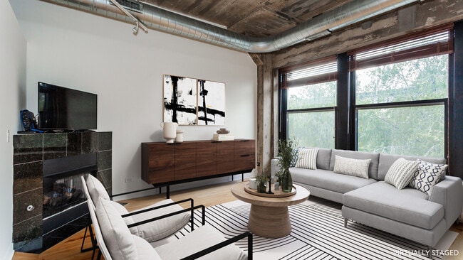 Photo - 1110 W 15th St