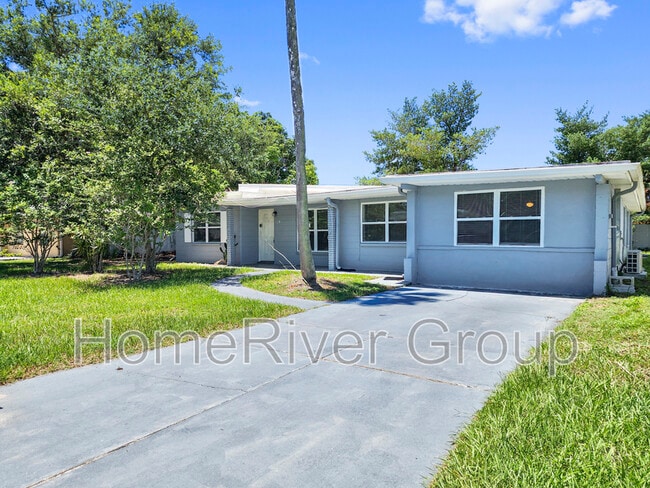 Building Photo - 841 La Plaza Ave S Rental