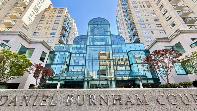 Building Photo - Comfortable Studio Living with Balcony, Parking & Storage at Daniel Burnham Court
