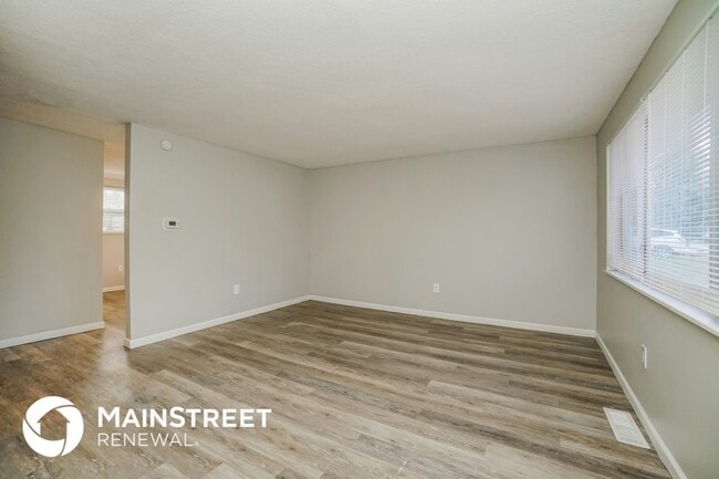 Photo - 2258 Majestic Dr W