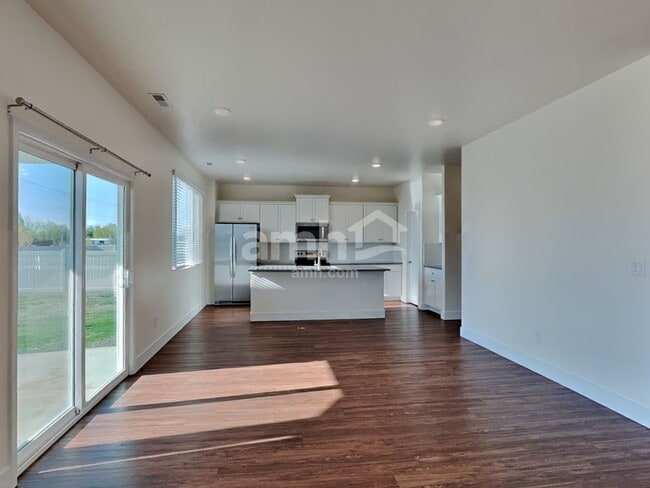 Photo - 1029 N Barkvine Ave