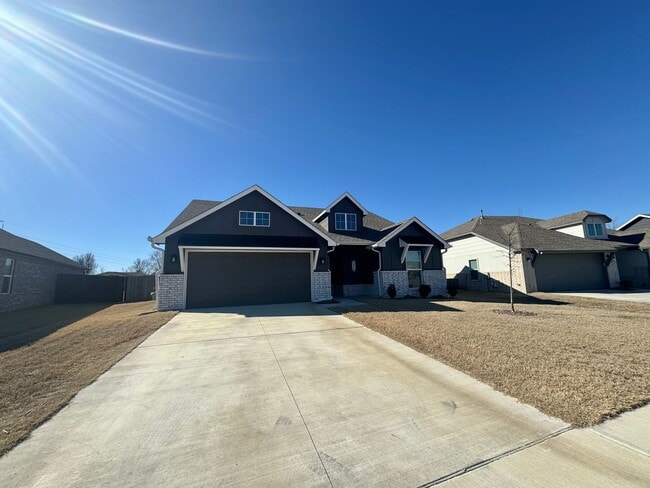 Photo - Stunning 3 bedroom, 2 bathroom home located in Bixby, Oklahoma!