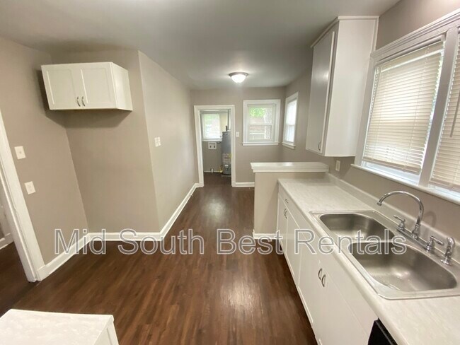 Photo - 3252 Park Ave