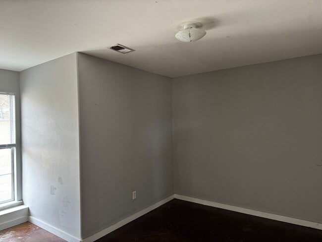 Photo - 111 Nikki Dr