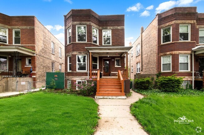Building Photo - Portage Park 3-Bedroom Gem with Laundry In... Rental