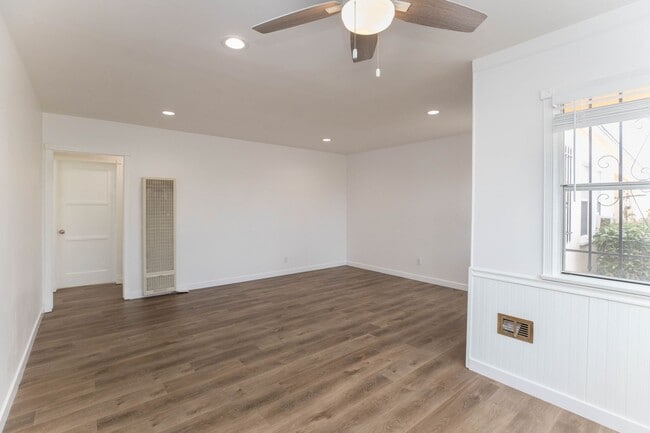 Photo - 740 Flower Ave Unit 742