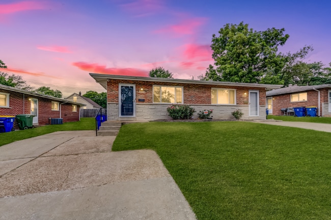 Photo - 4063 Esseldale Dr Unit 4063